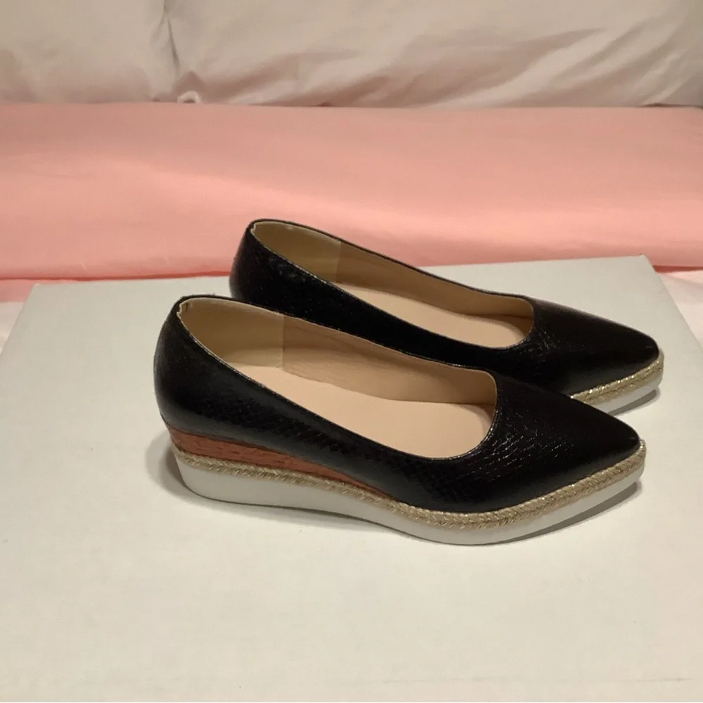 Black Pointed-Toe Women’s wedge with Espadrille Trim
